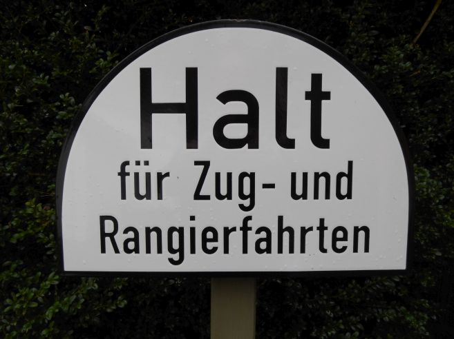 Halt für Zug- und Rangierfahrten